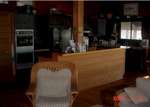 TwinWillowsKitchen.jpg (19388 bytes)